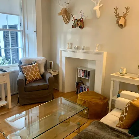 Chic Edinburgh 2B City Centre Flat & Patio , Close To Castle Экстерьер фото