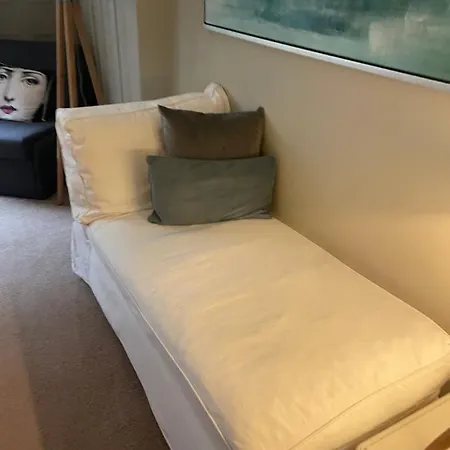 Chic Edinburgh 2B City Centre Flat & Patio , Close To Castle Экстерьер фото