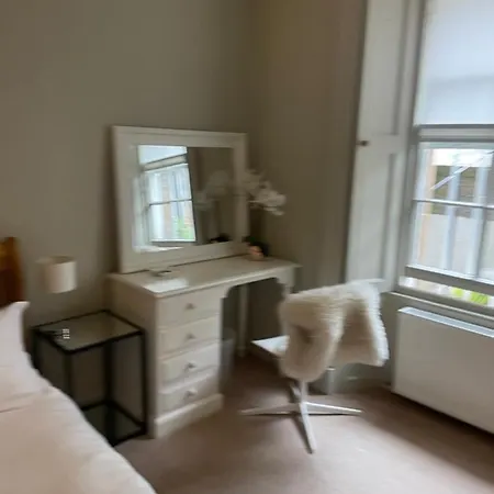 Chic Edinburgh 2B City Centre Flat & Patio , Close To Castle Экстерьер фото
