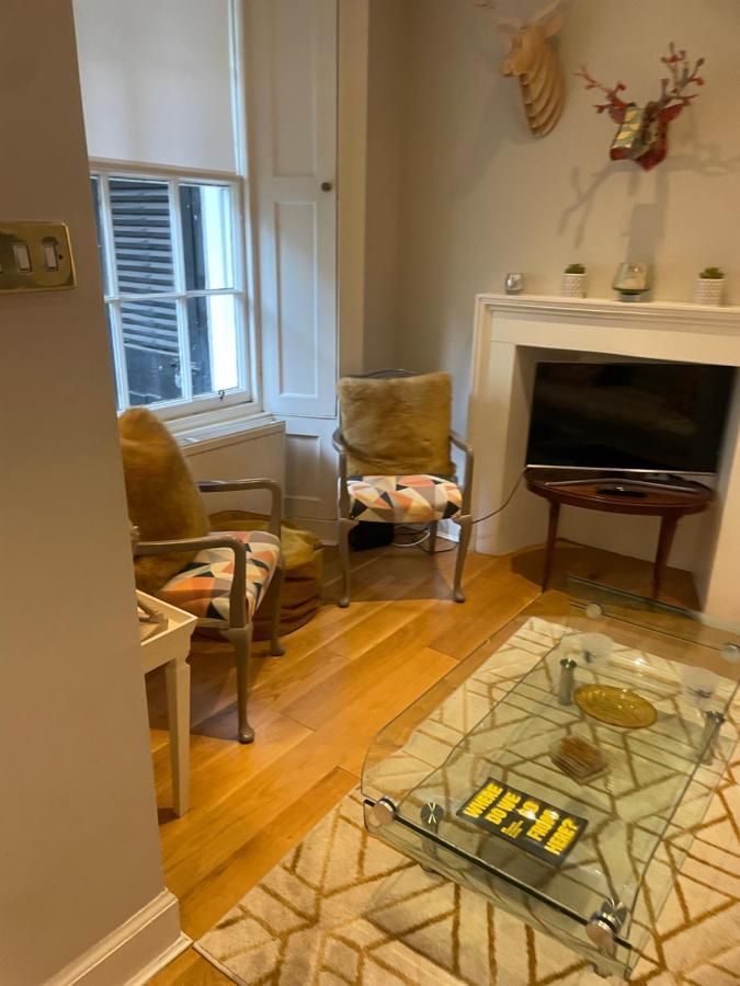 Апартаменты Chic 2b Centre Flat & Patio , Close To Castle Эдинбург