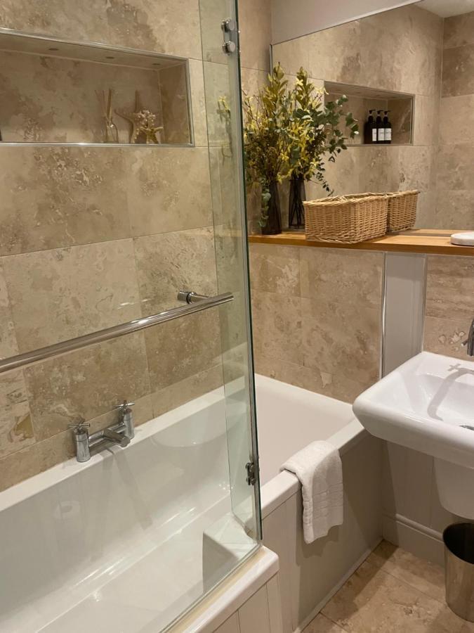 Chic 2b Centre Flat & Patio , Close To Castle Эдинбург